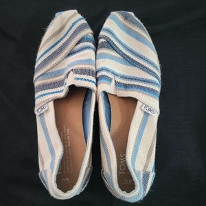 TOMS slip on size 6 M